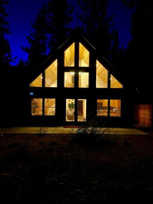 Modern Family Cabin Mins To Lake, Slopes & Hikes ビッグ・ベア・シティ エクステリア 写真