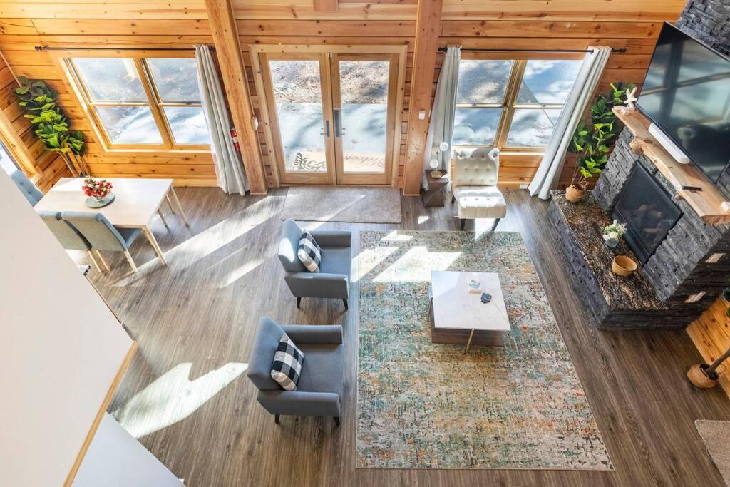 Modern Family Cabin Mins To Lake, Slopes & Hikes ビッグ・ベア・シティ エクステリア 写真