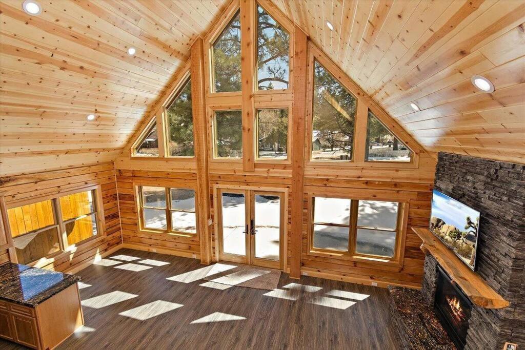 Modern Family Cabin Mins To Lake, Slopes & Hikes ビッグ・ベア・シティ エクステリア 写真