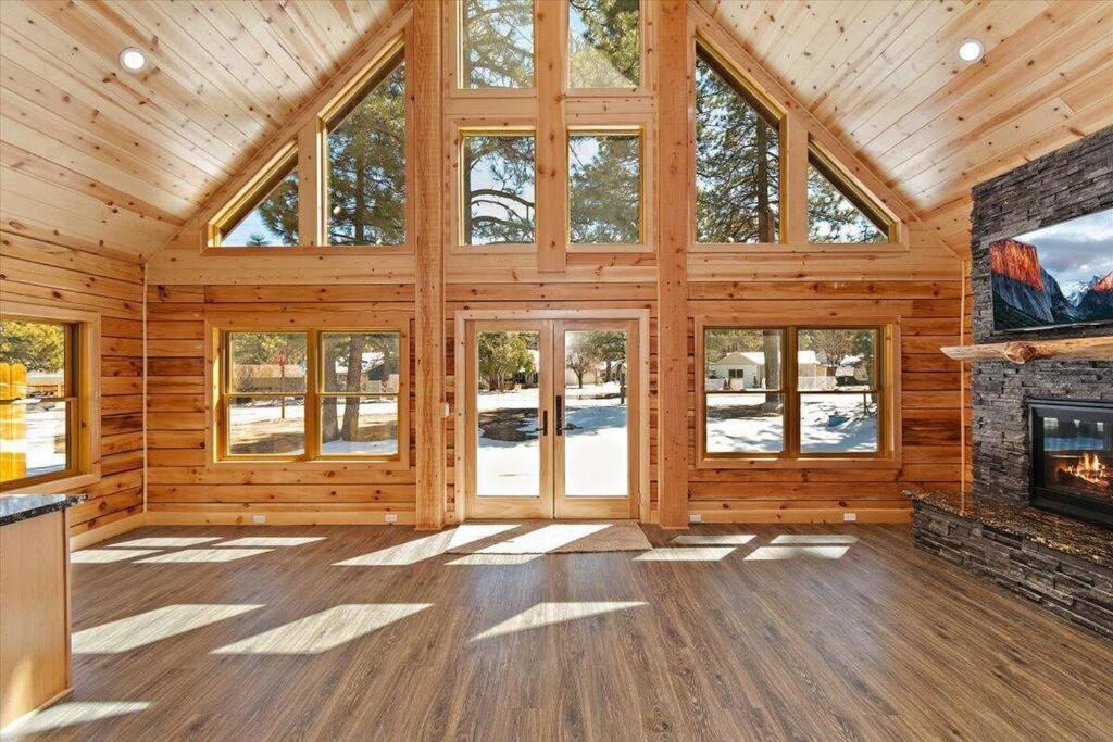 Modern Family Cabin Mins To Lake, Slopes & Hikes ビッグ・ベア・シティ エクステリア 写真