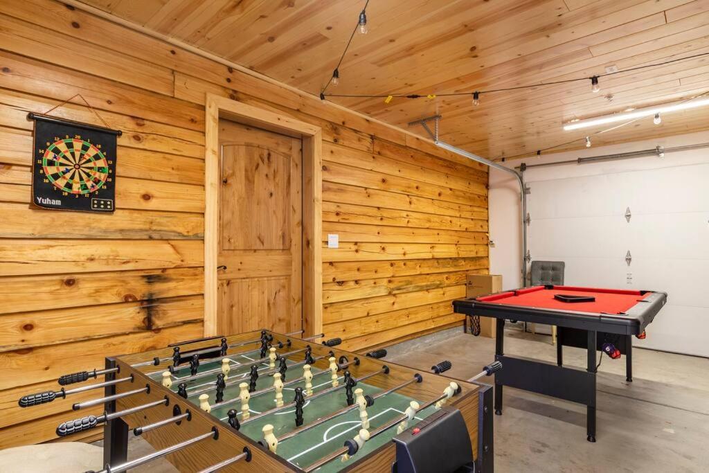 Modern Family Cabin Mins To Lake, Slopes & Hikes ビッグ・ベア・シティ エクステリア 写真